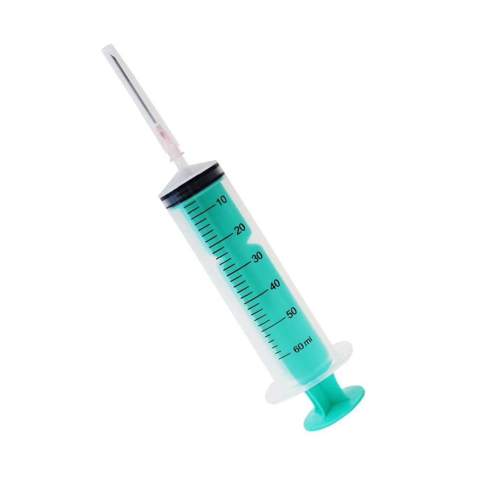 Three-piece sterile hypodermic syringe for single use with «Luer» tip of capacity 50cc with a single-use hypodermic needle